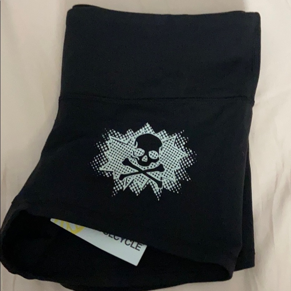 lululemon athletica Black Athletic Shorts with White Skull Graphic - Picture 4 of 4
